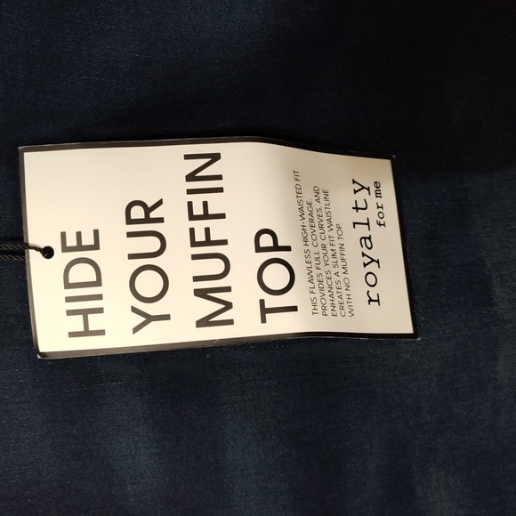 NWT Royalty For Me Plus Size Cuffed Denim Short  24W - Picture 5 of 6